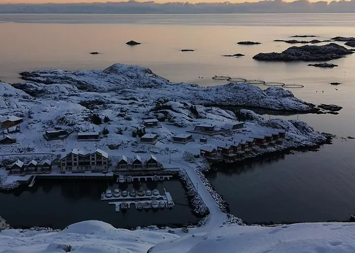 Semesterbostad Waterfront L L Lofoten L Norway *